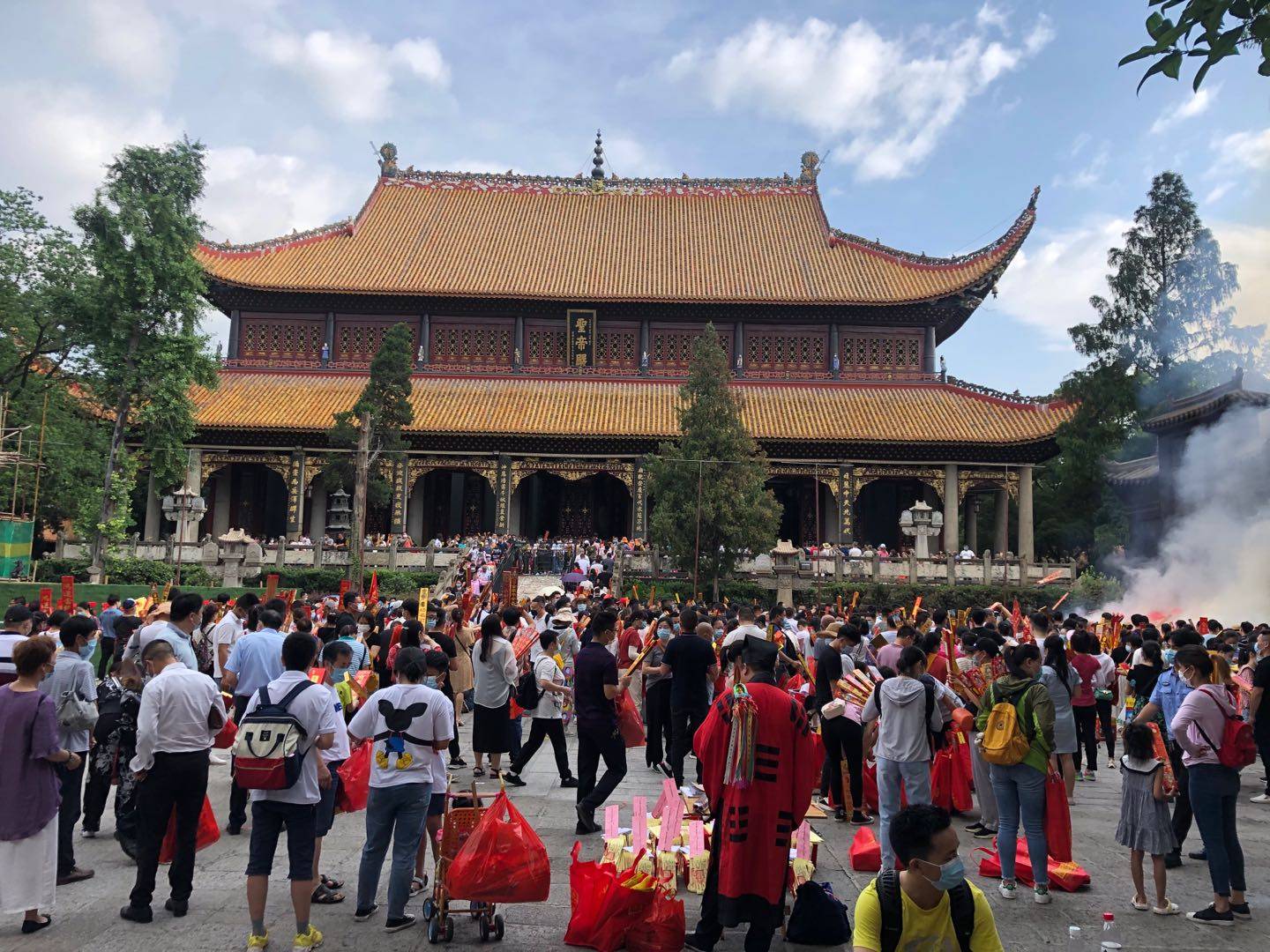 中国最赚钱的十座寺庙,中国最挣钱的寺庙排名