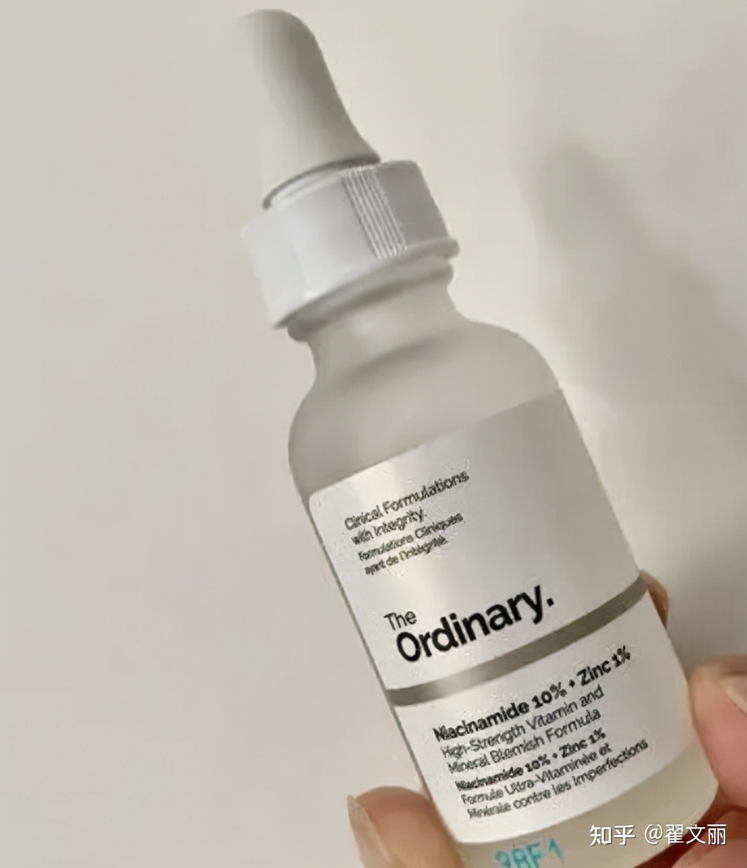 小编给大家推荐几款有效祛斑精华,公认最好最实惠美白祛斑精华