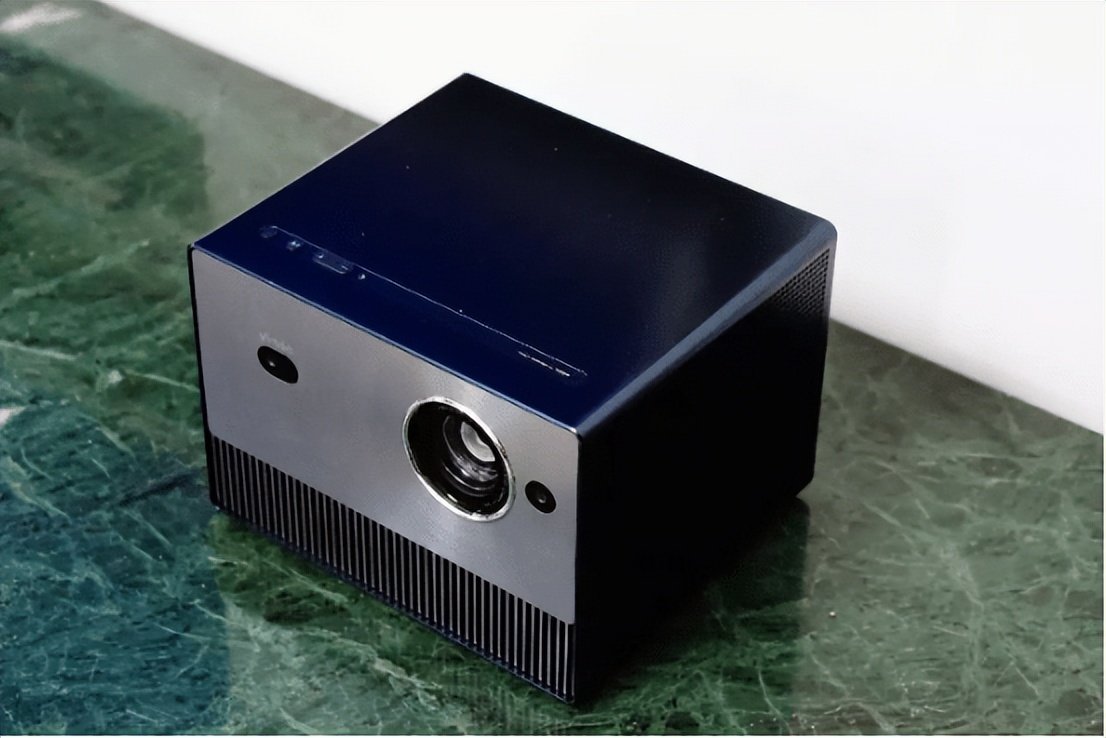 在家看大投影,在家用投影仪看球赛