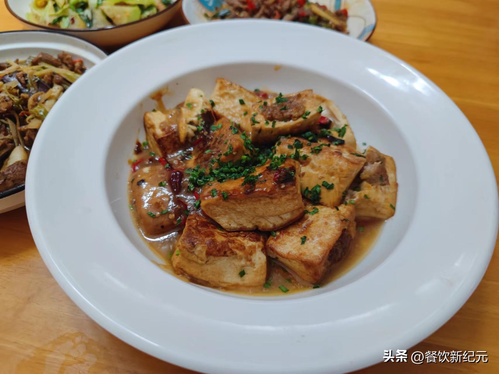 深圳一女子买菜遇到辣椒刺客,女子买菜遇“辣椒刺客”