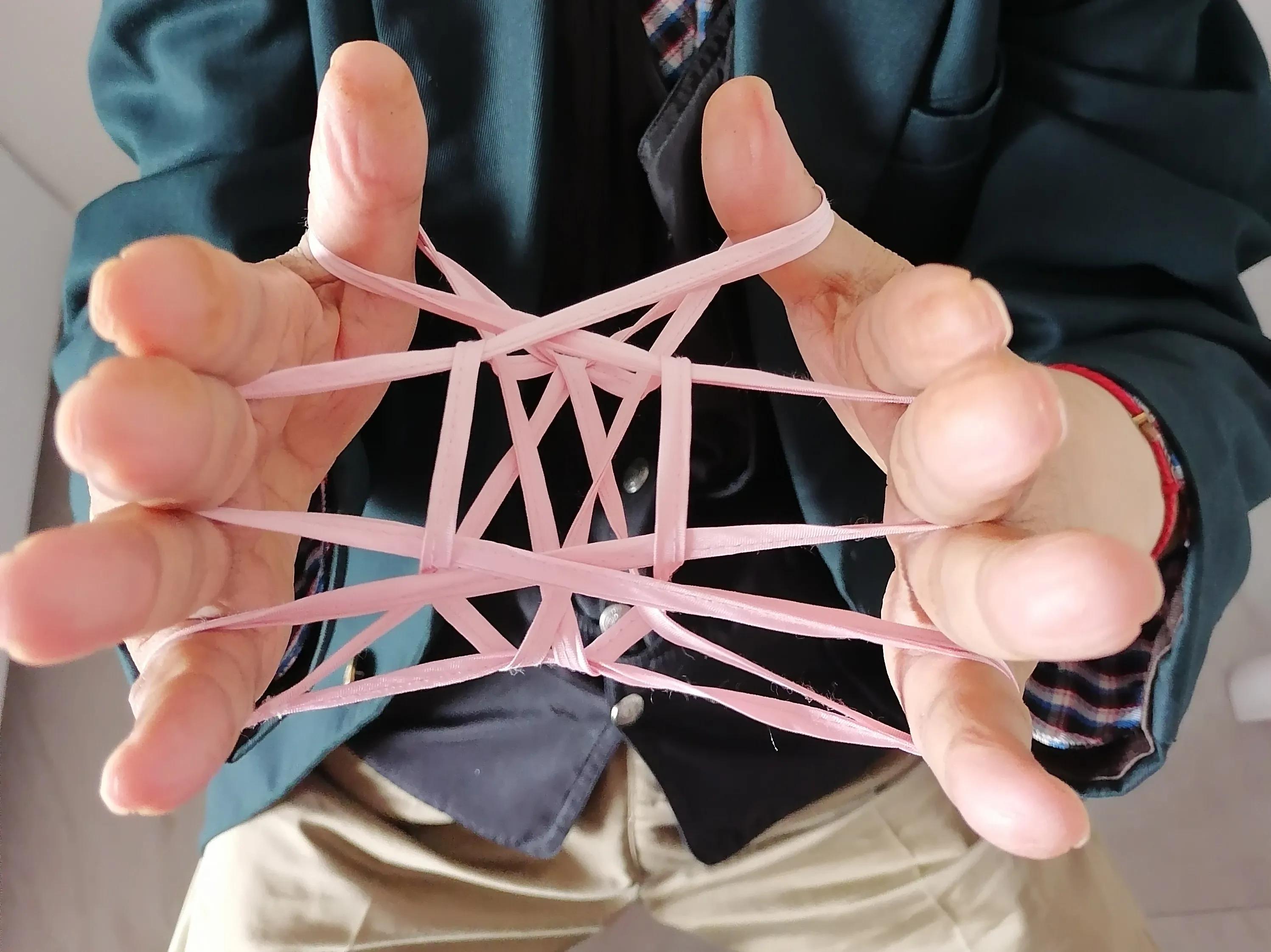 翻花绳游戏过程100字,两人玩的翻花绳游戏小技巧