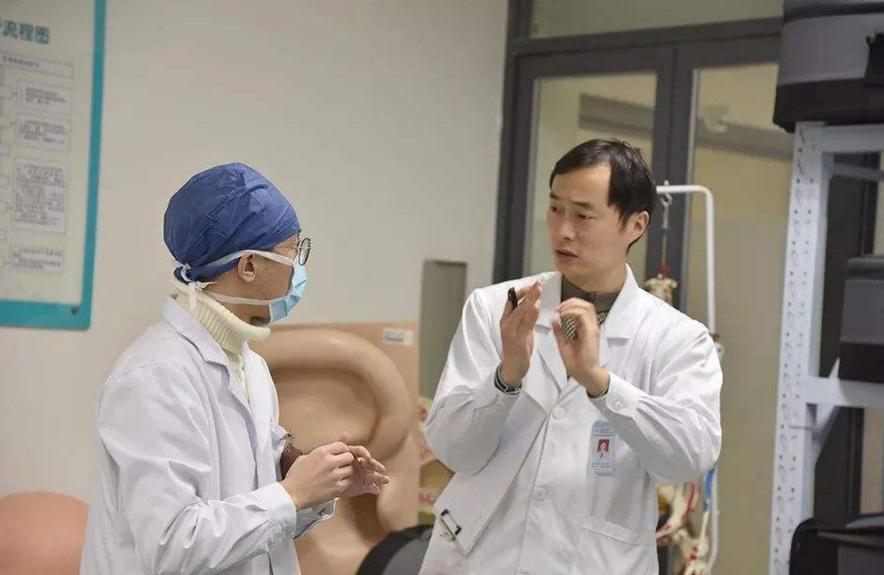 医学类薪资较高的专业,就业前景最好的医学行业