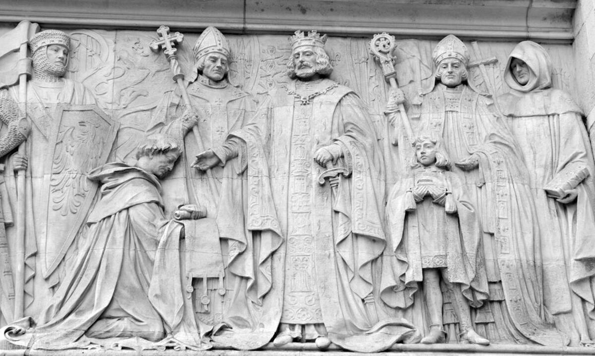 房屋是共同所有出售时需都签字吗,未经房屋共有人同意能否出卖房屋