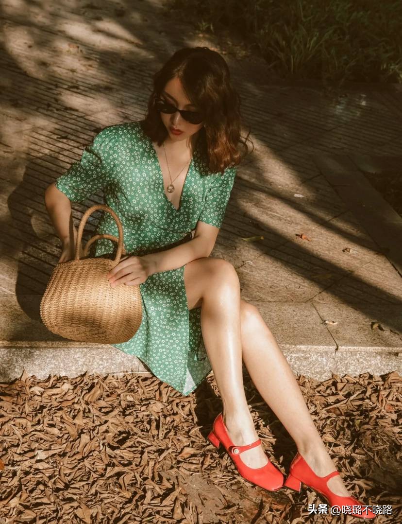 今年夏季流行的高帮休闲镂空鞋,2021早秋款时尚潮流百搭休闲鞋