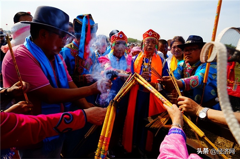 踏歌秋水之城畅享瑟宾风情——讷河市第30届鄂温克族瑟宾节暨民族风情游活动开幕