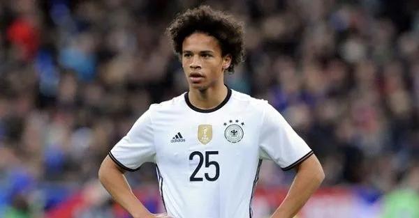 2022世界杯姆巴佩金靴奖,2015年足坛金球奖前三名内马尔