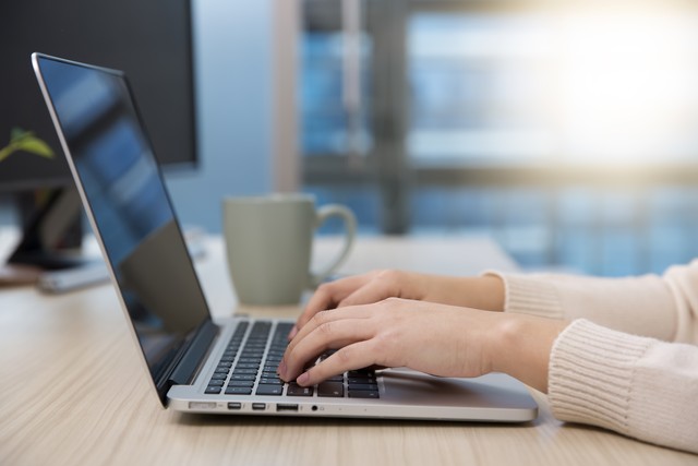 平板电脑和笔记本电脑哪个值得买,平板笔记本电脑台式电脑选哪个