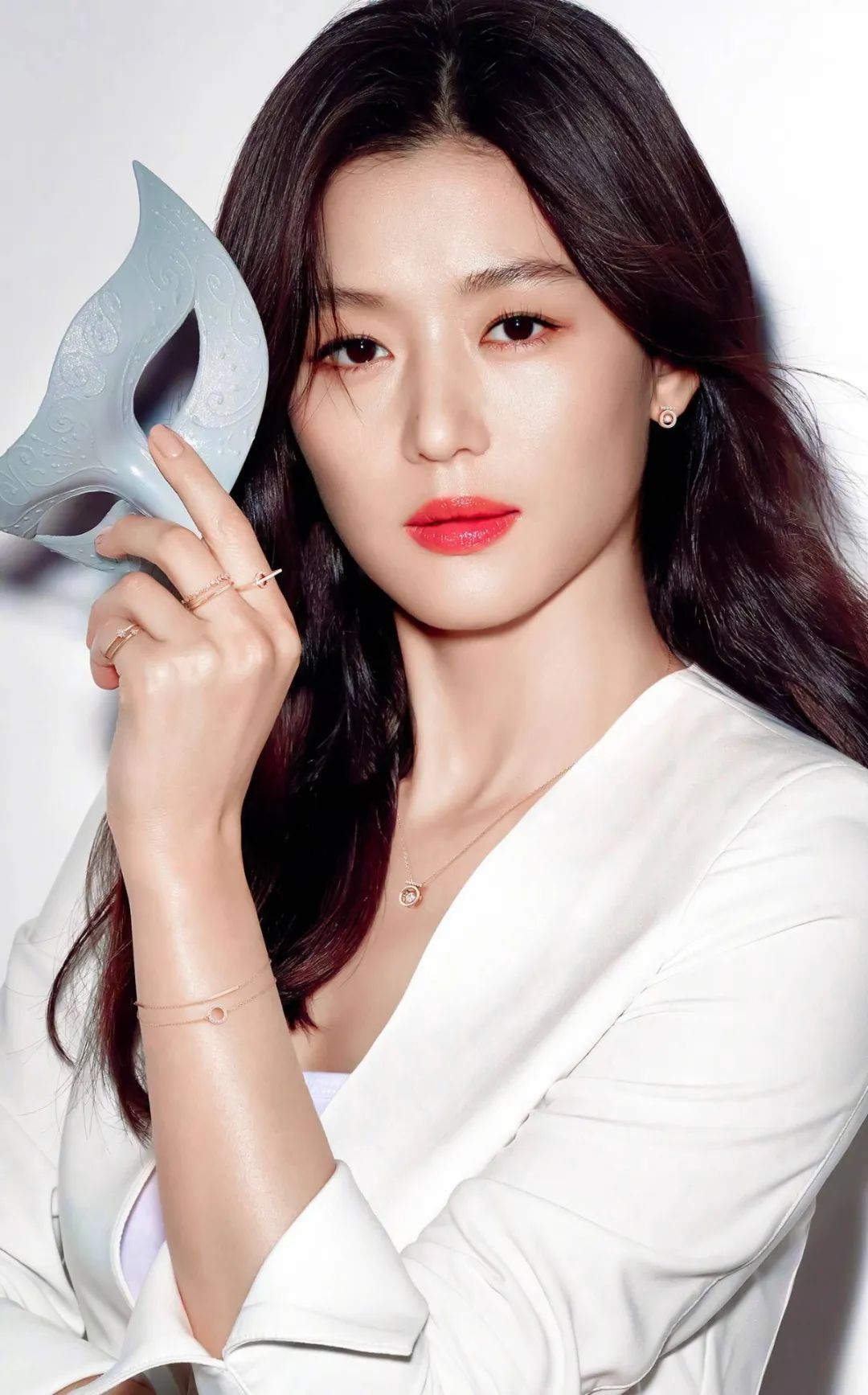 女生为了变美到底有多假动漫版,女生为了变美做整容手术