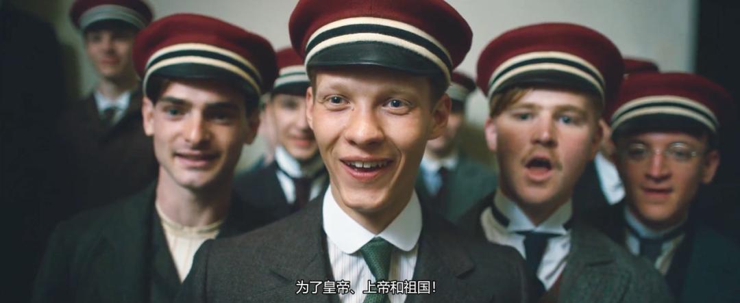 一上映就登票房榜首看完大呼过瘾,首播便拿下收视第一