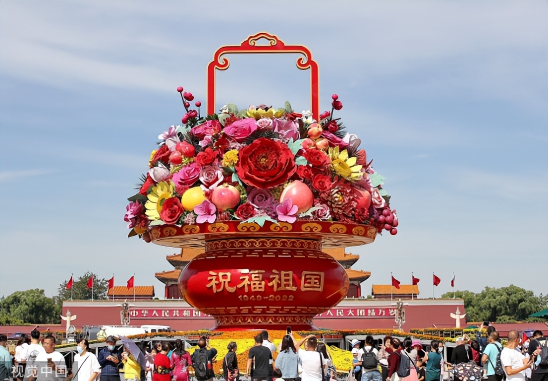 女子国庆前收21份结婚请帖,女孩国庆收25张婚礼请帖