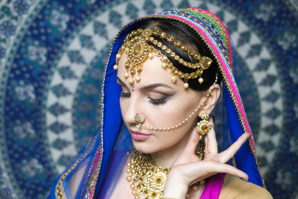 印度人：中国游客真磨叽，我们的大金链子1200元，还不掏钱买？