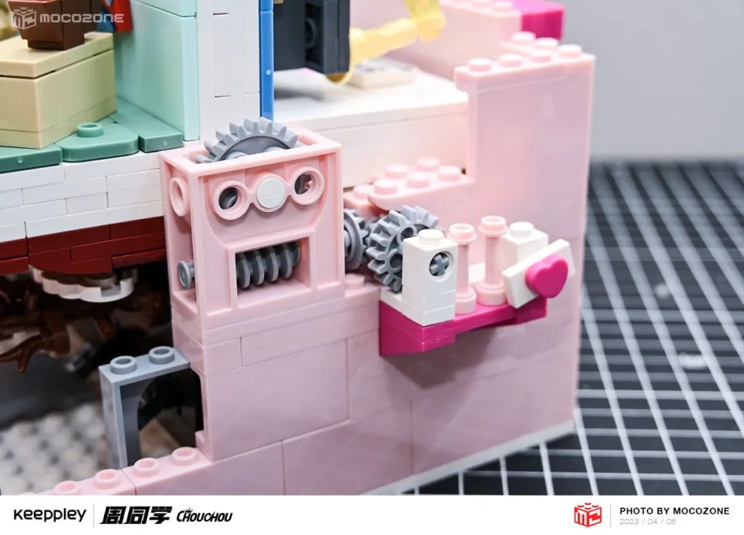 【积木测评】旋转的场景变换！周杰伦首款积木套装很有趣