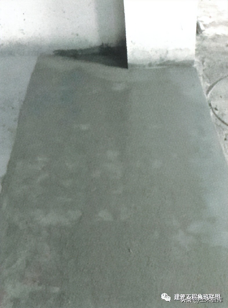 混凝土地面起砂如何快速处理,混凝土地面起砂发白什么原因