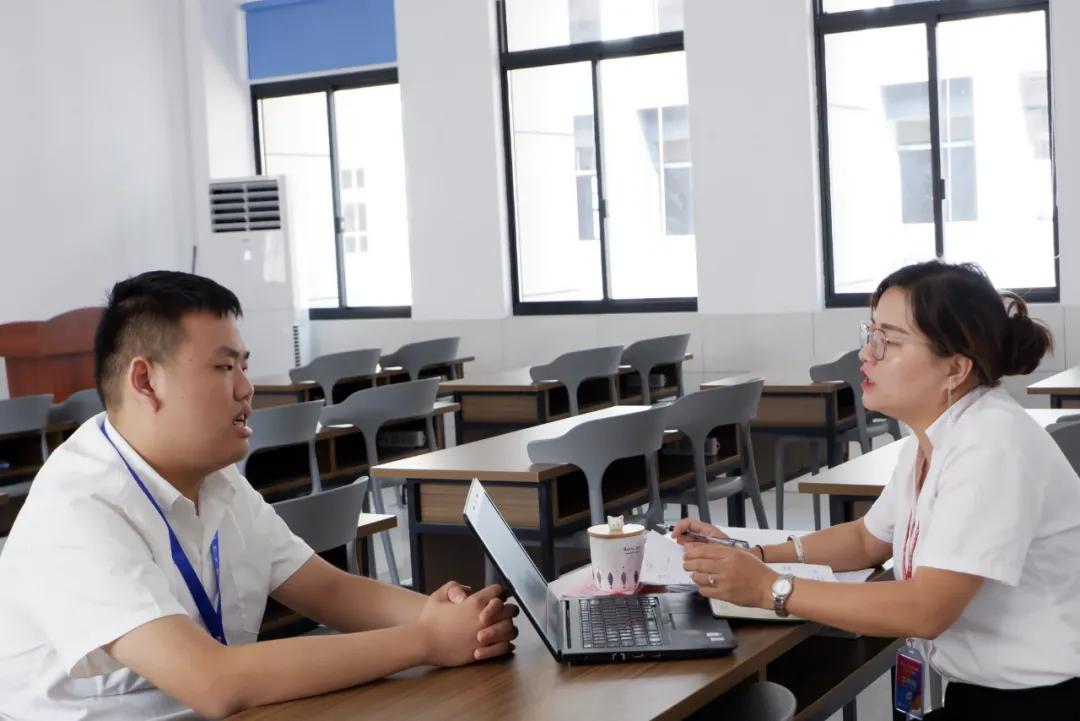 岳阳海纳软件技术学校官网,岳阳海纳技工学校学费多少