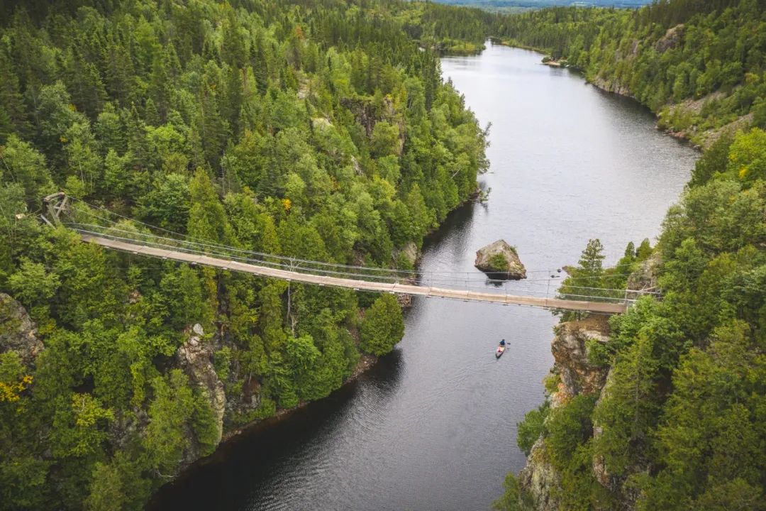 中国最美的十座斜拉式吊桥,加拿大温哥华著名的桥