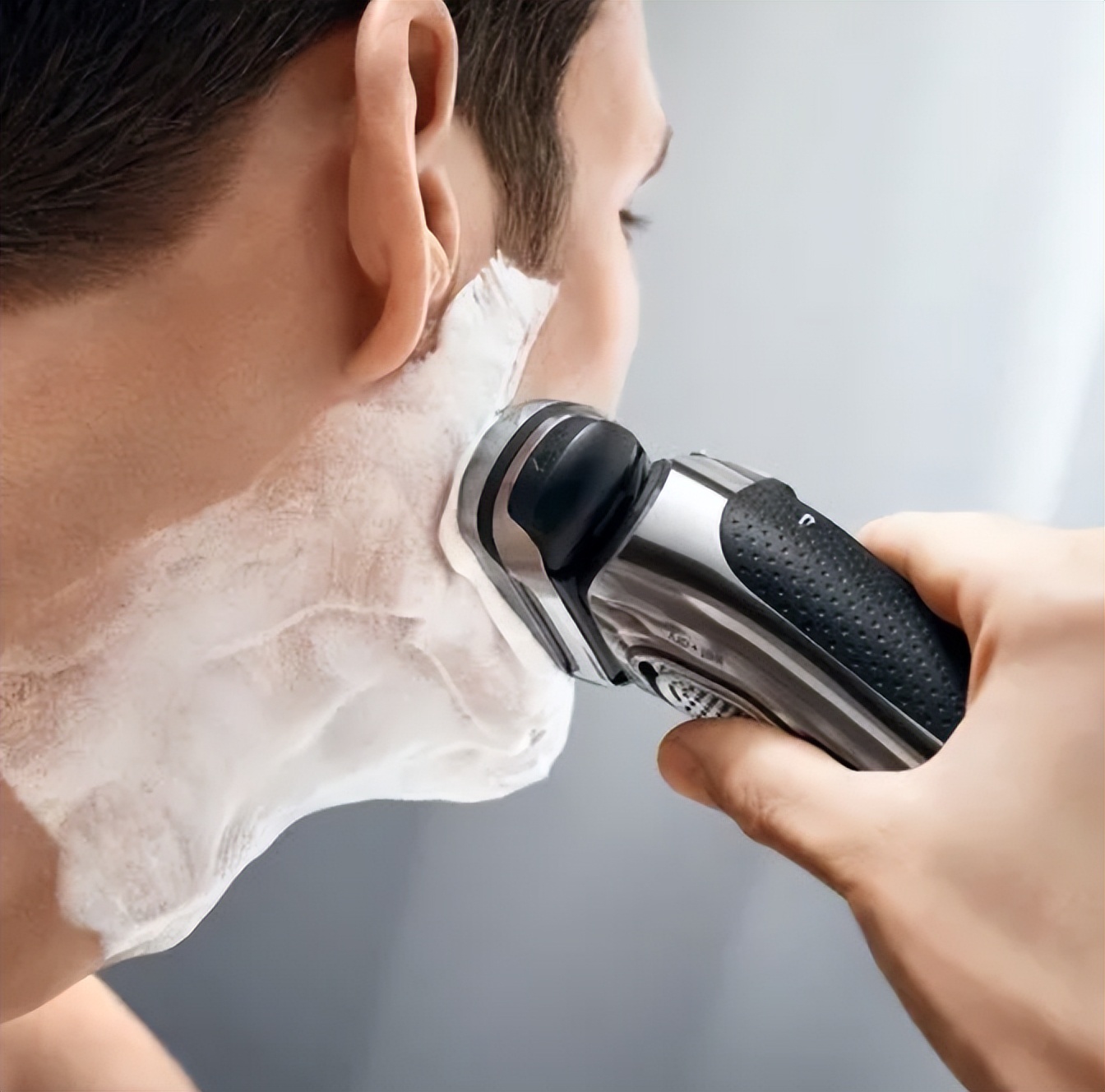 阴毛有何作用？要刮掉吗？从黑变白表示着什么？不要羞于了解