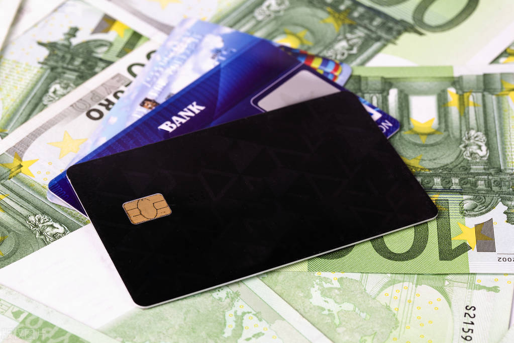 为什么现在开始有好多人用现金了,为什么越来越多的人用回现金了