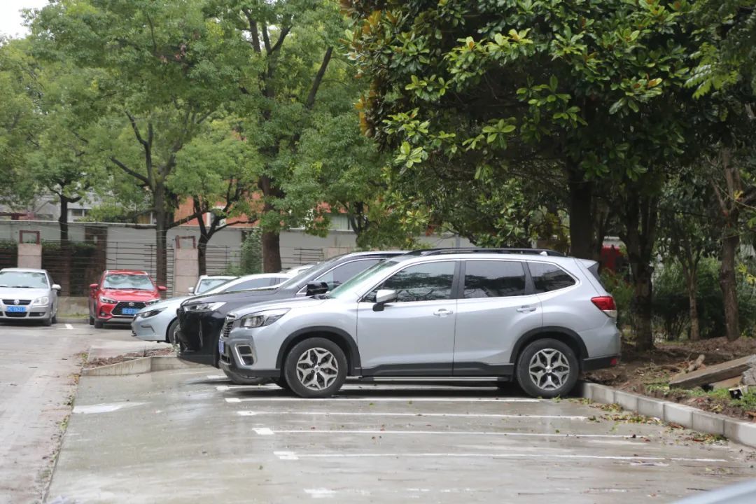 小区如何解决停车位不足,旧小区停车位不够怎么解决