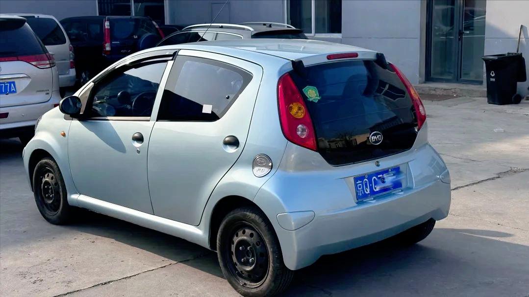 2010款比亚迪f0翻新案例,比亚迪f0全车翻新喷漆多少钱