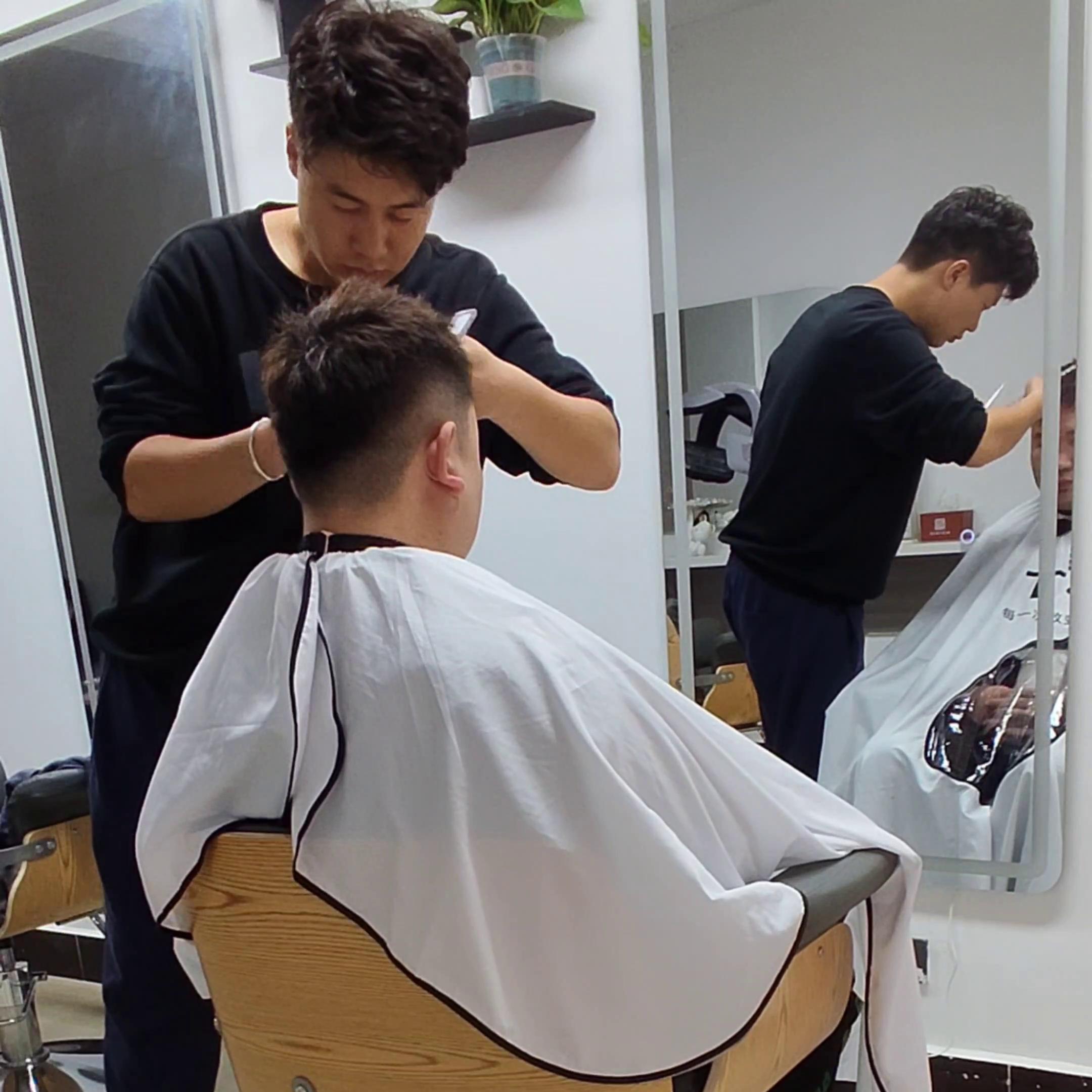 如何拍自己创业经历的视频,一个人创业的视频怎么拍