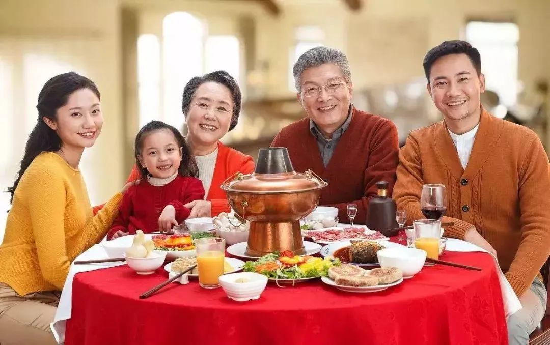 世界各国的新年传统9：除了饺子，还有什么是中国人新年必吃的？