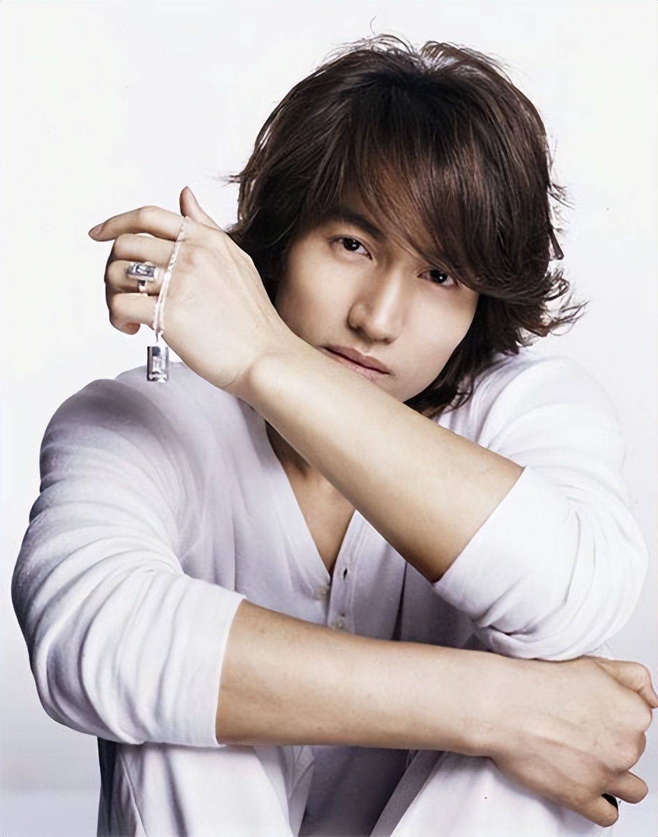 五位留长发的男明星最后一位最帅,七位又酷又帅的男明星