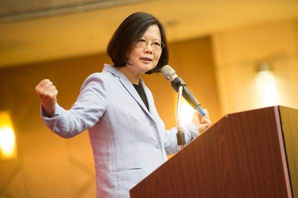 蔡英文办公室爆出性丑闻！偷情已婚小鲜肉，聊天记录不堪入目