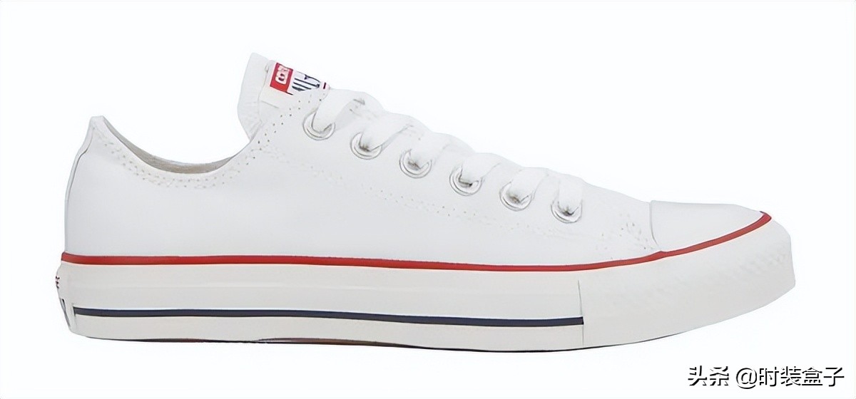 小白鞋是这几年的必备时尚单品,小白鞋时尚鞋