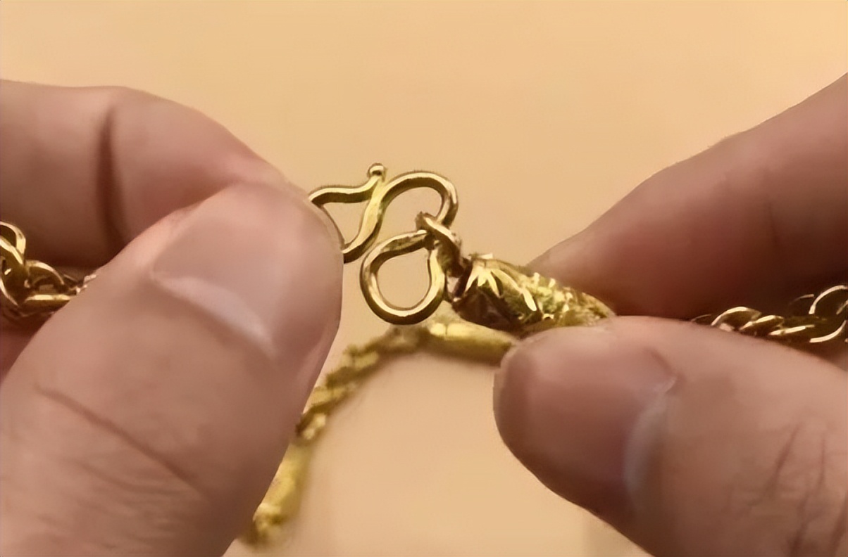 黄金项链s扣怎么戴不容易掉落,黄金项链w扣怎么戴结实