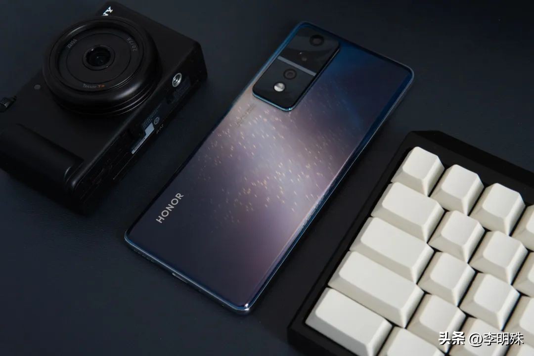 荣耀80pro直屏版和荣耀80gt哪个好,荣耀80gt和华为mate50e有什么区别