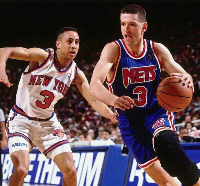 奥拉朱旺两连冠与乔丹六连冠,乔丹和奥拉朱旺谁更优秀