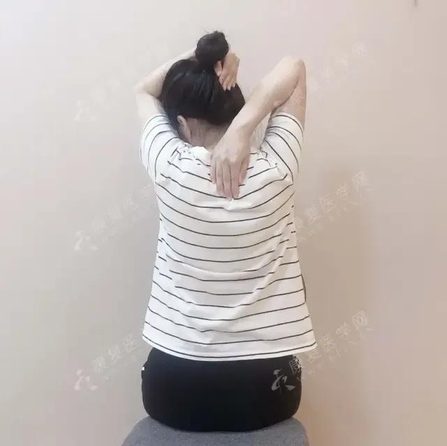 头痛颈椎僵硬什么原因,头痛的时候肩颈僵硬