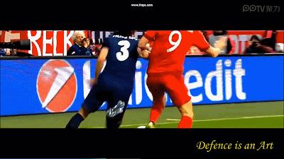 足球场上的尴尬瞬间视频,足球场上的尴尬瞬间笑到肚子疼