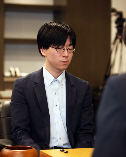 柯洁战胜朴廷桓中国队卫冕农心杯,lg杯柯洁击败朴廷桓