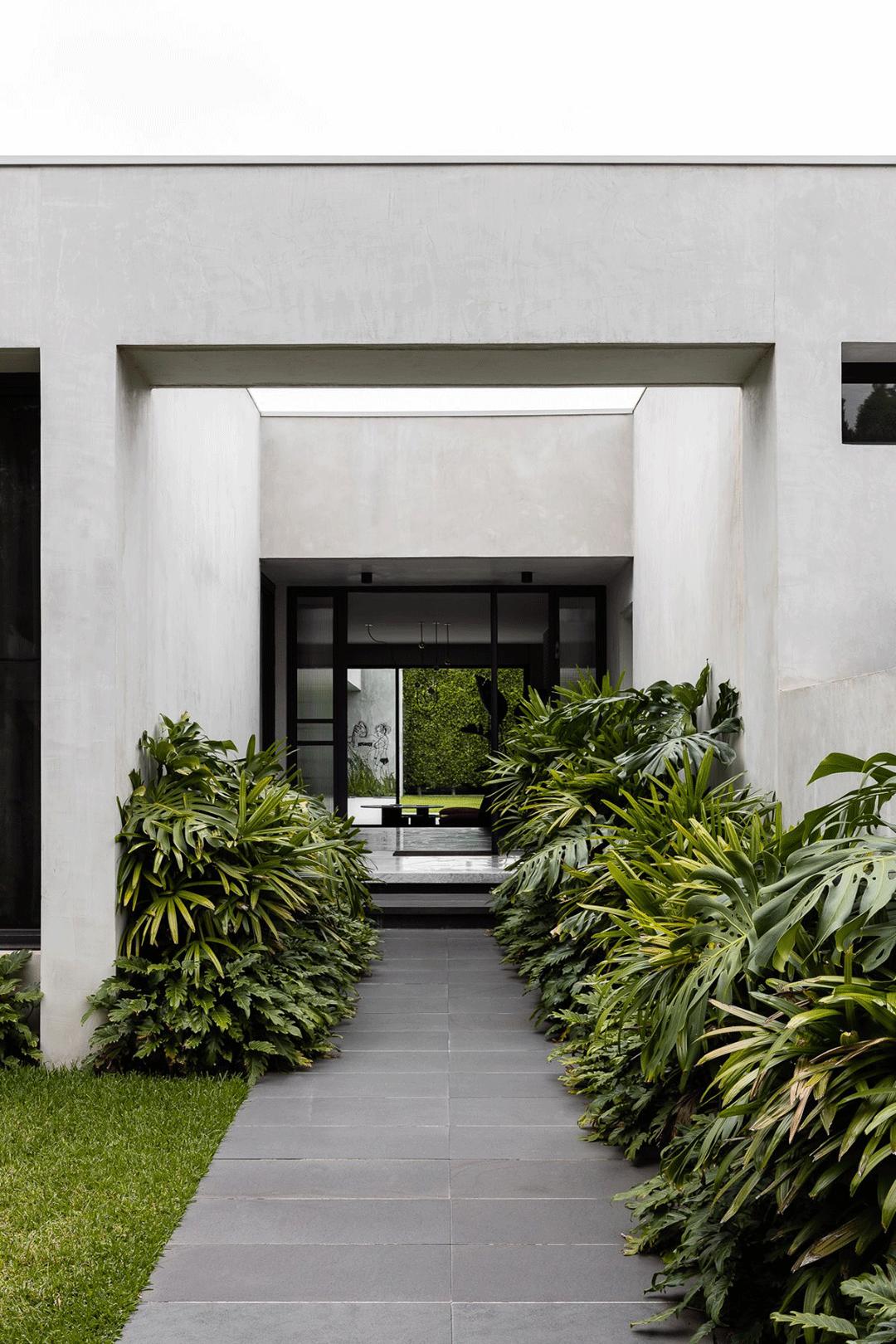 花园式极简清水混凝土别墅,混凝土极简别墅