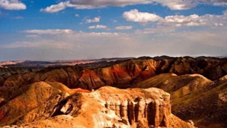 火焰山燃烧,火焰山熄灭的视频