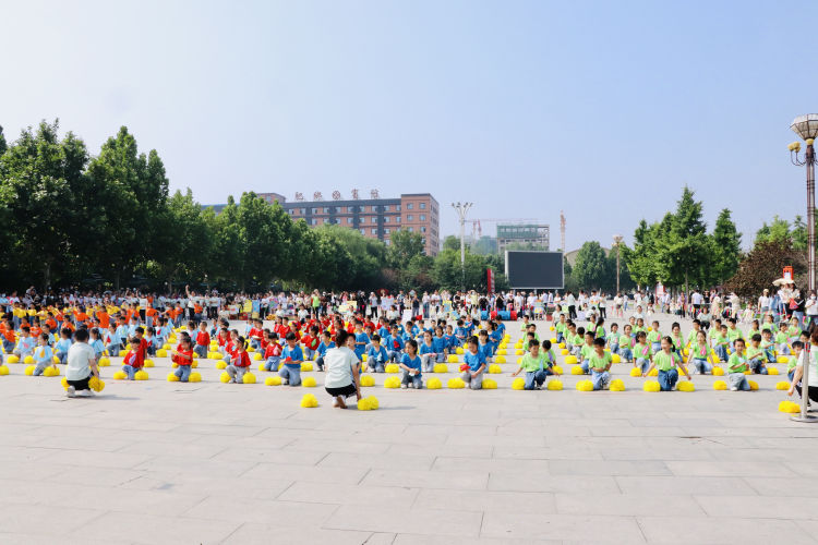 幼儿园小手拉大手运动会,大手拉小手幼儿园亲子活动