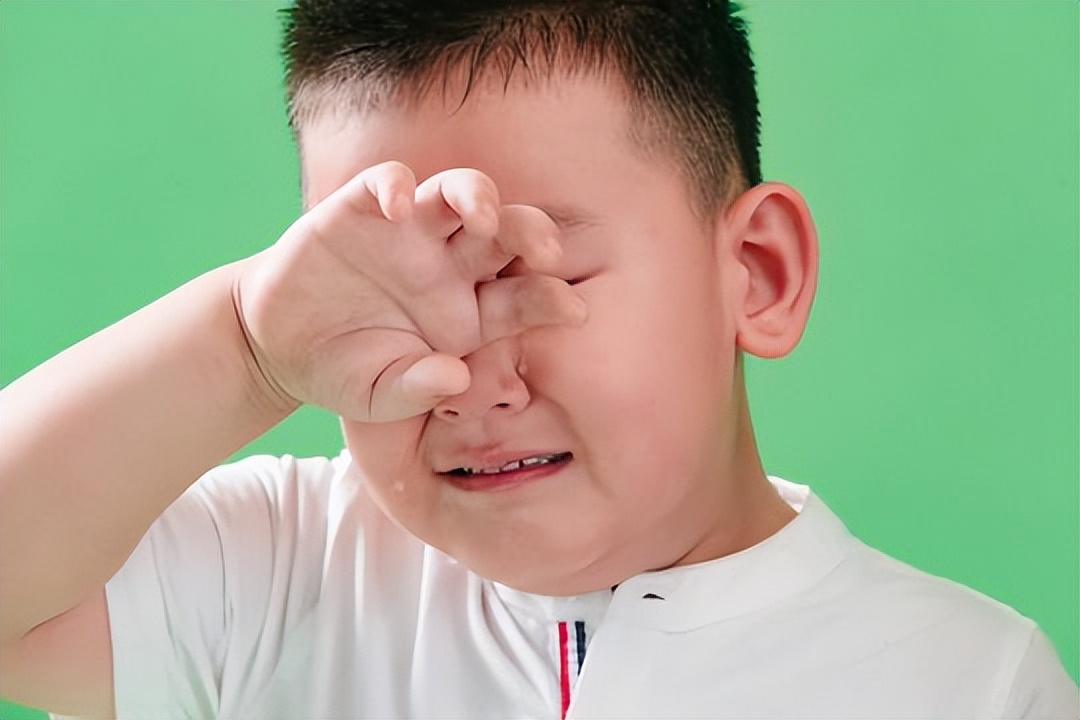 男孩子爱哭怎么办？我总结出4招，孩子变化喜人