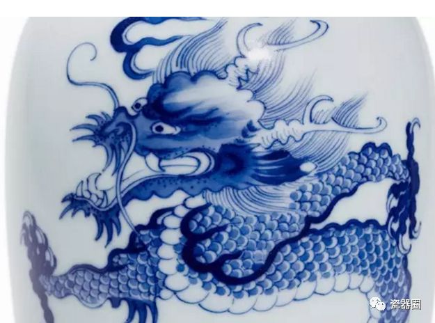 大清嘉庆香草龙纹官窑盘,清三代瓷器龙纹特征