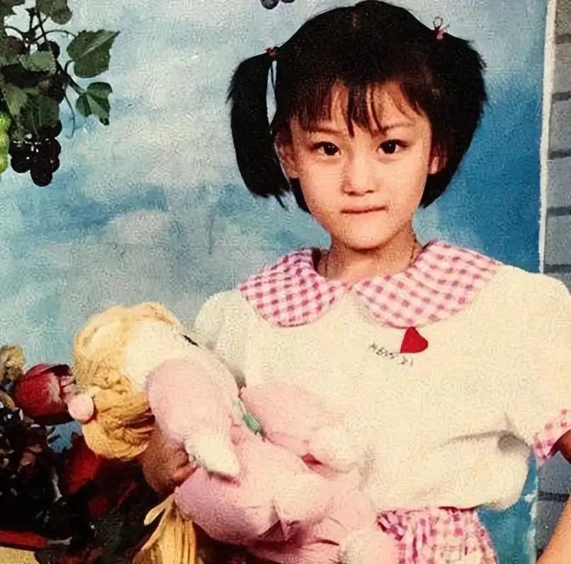 张馨予之前被黑是真的假的,曾经被全网黑的张馨予