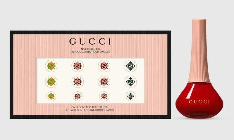 顶流卖丑大翻车！11万的透视裤、露奶衫，25万的飞机包，狗都不买