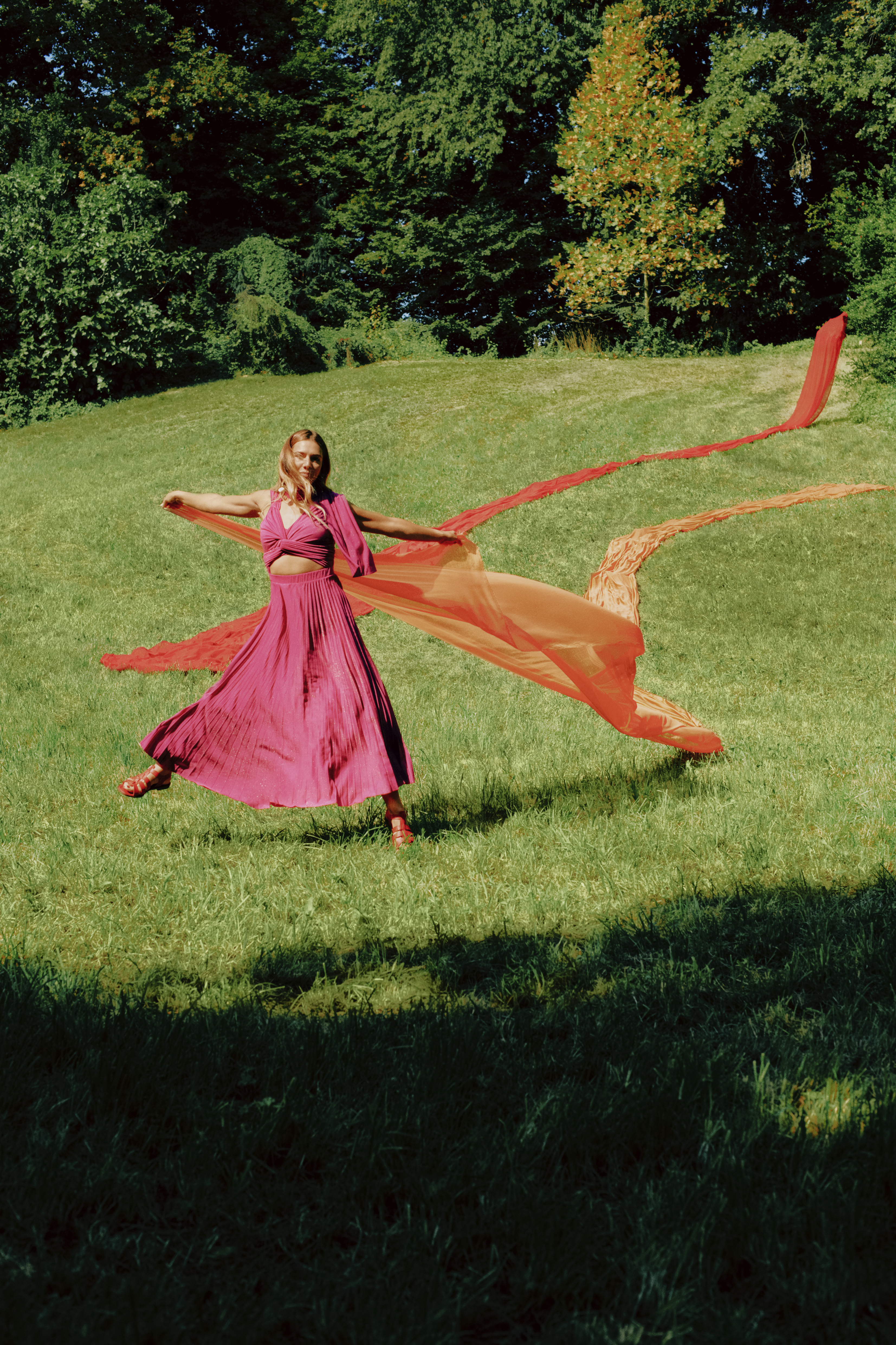 破圈密码添新作，MAXCo.推出ShallWe?“有何不可”联名系列产品