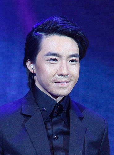 魏晨王铮亮阿穆隆演唱会,王铮亮阿穆隆