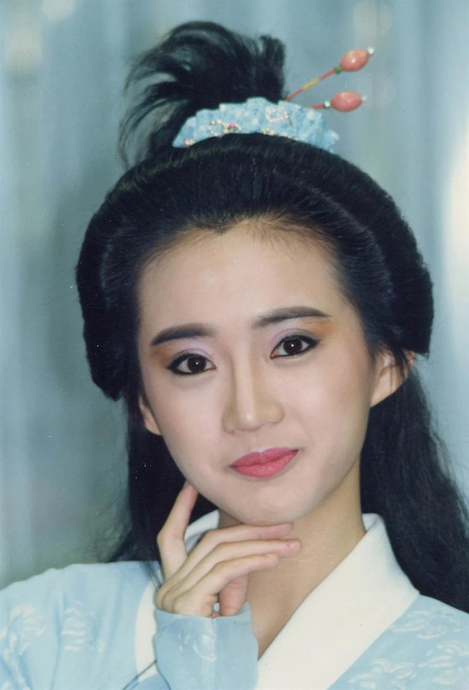 “最美尼姑”桑妮的成名之路,台湾女明星出家当尼姑桑妮