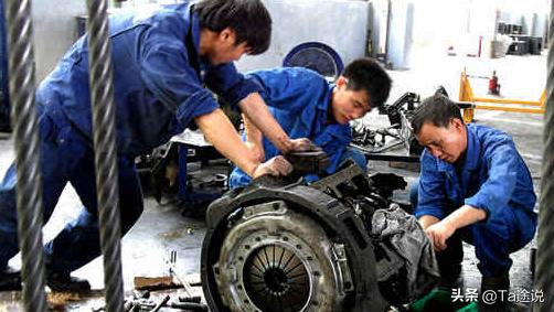 06年浙江男孩失去呼吸，父母捏球5000万次，用呼吸机为儿续命5年