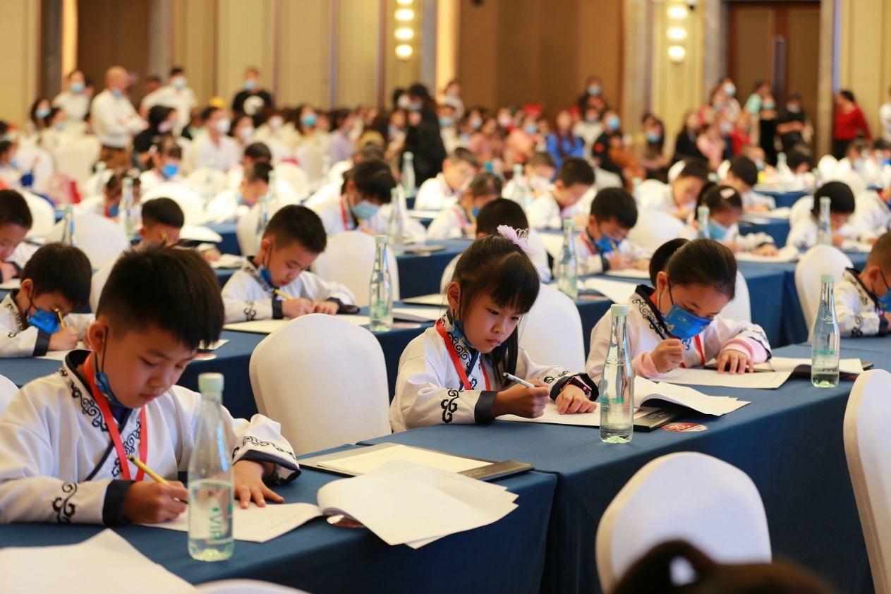 内蒙古6岁女孩入伍特种兵,内蒙古6岁女孩破格入伍