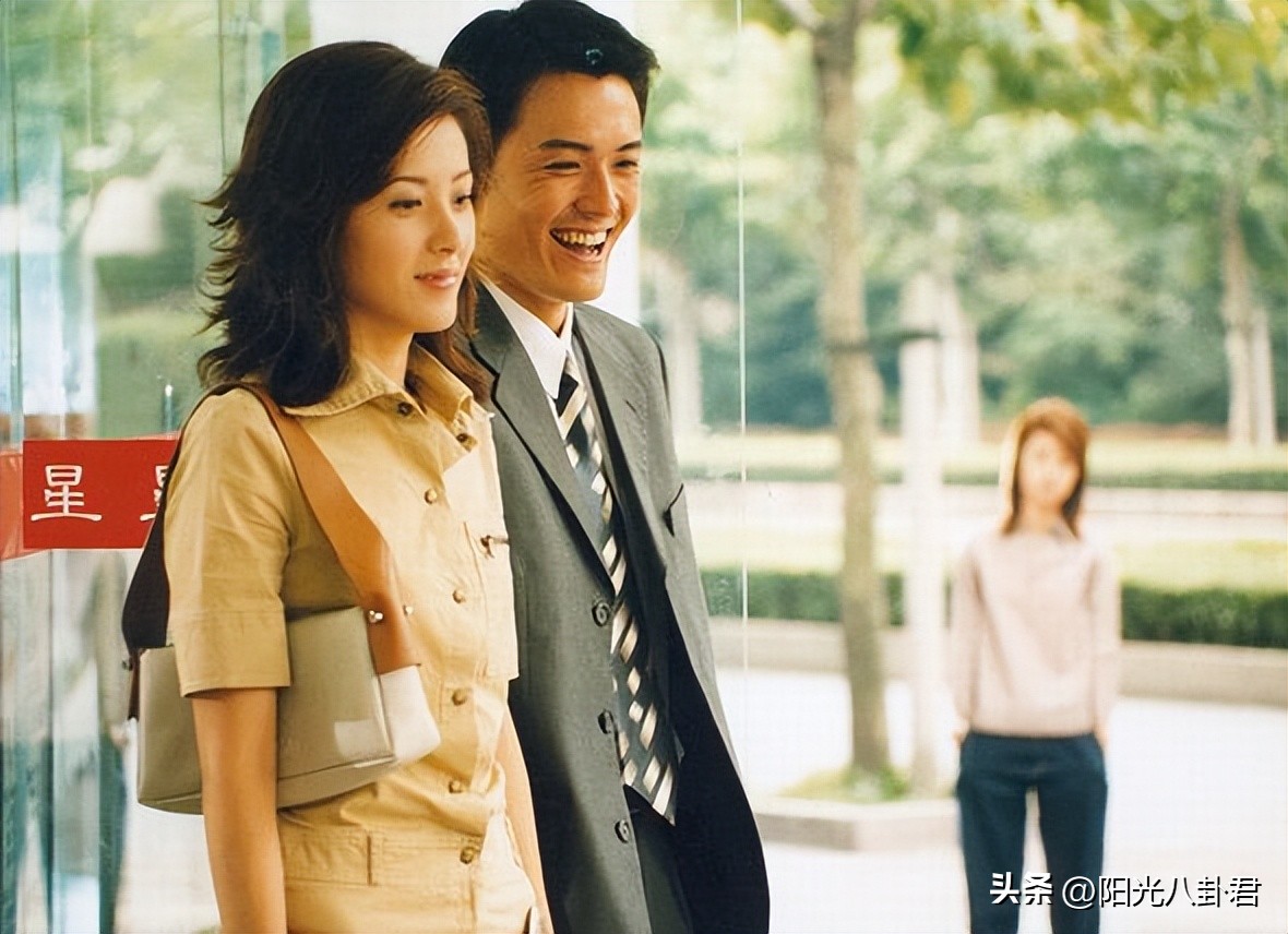 6位吃恋情“红利”的男星，恩爱时春风得意，分手后事业明显下滑