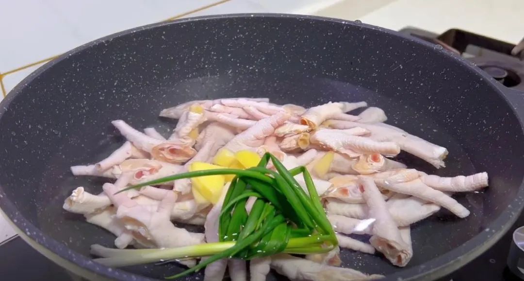 40岁以上的女人吃什么胶原蛋白好,吃什么样的胶原蛋白能让皮肤饱满