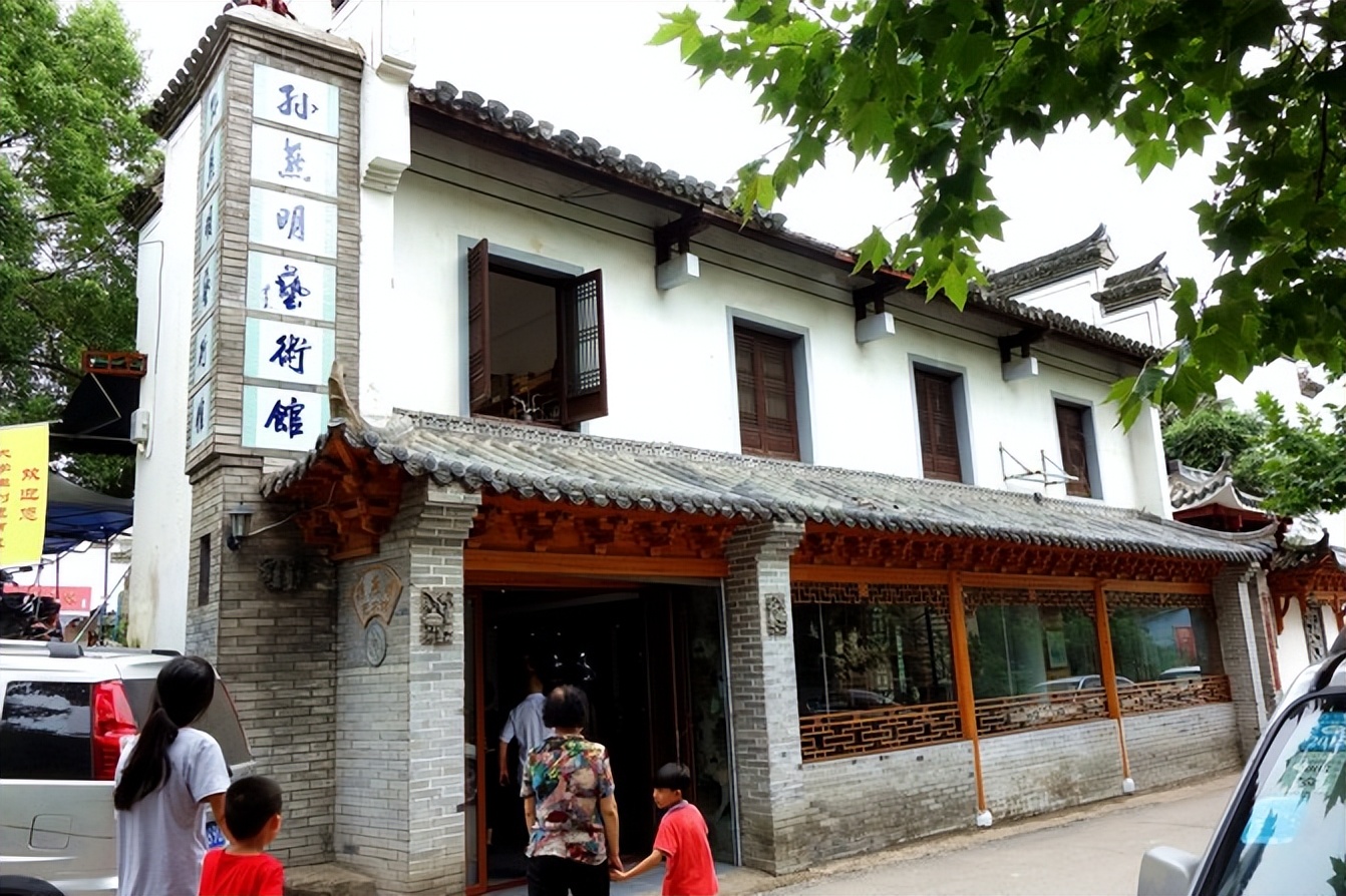 景德镇陶瓷之都在哪里,逛景德镇陶瓷城