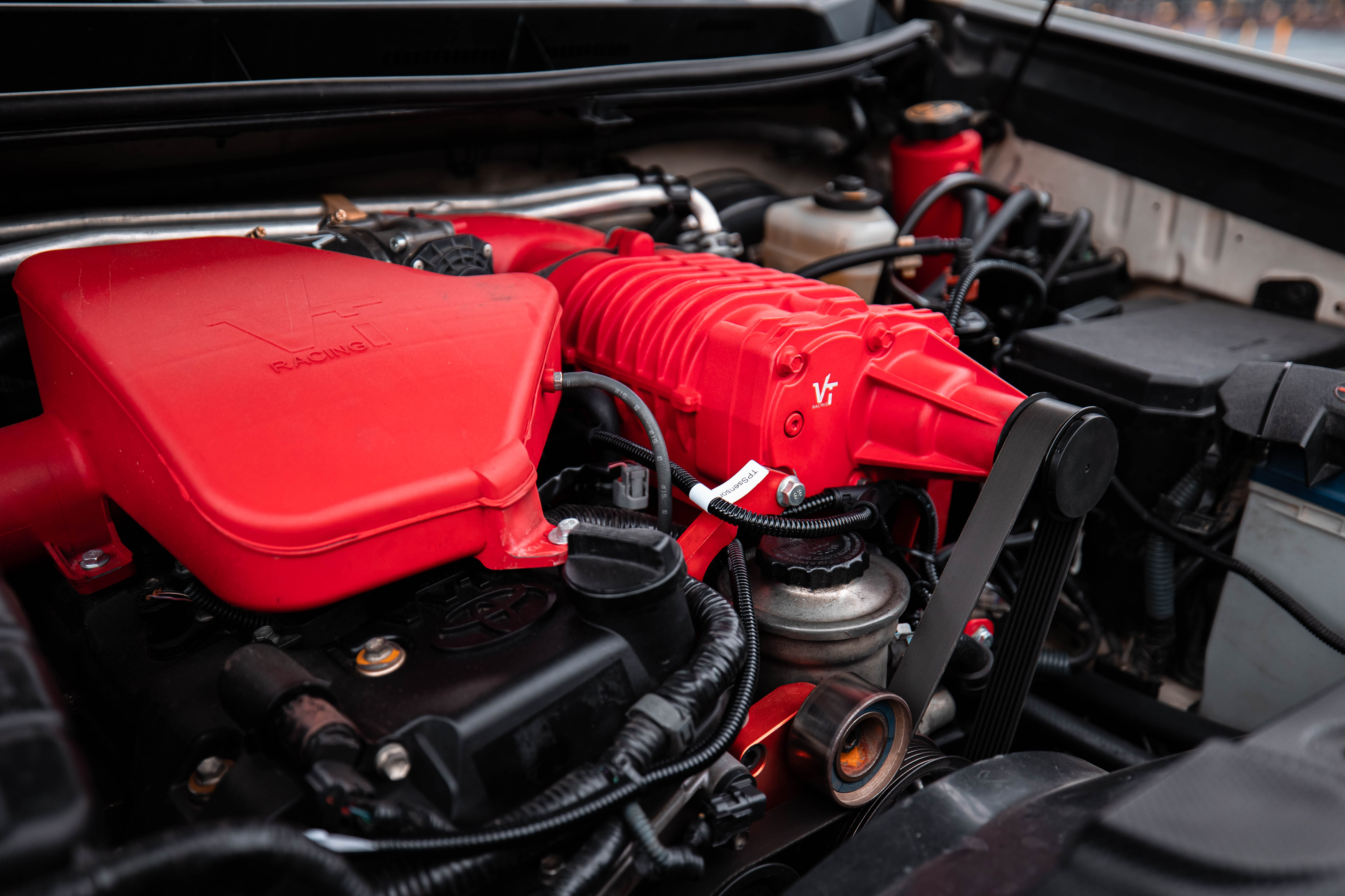 普拉多2.8t柴油版越野穿越,普拉多2.7跑川藏够吗